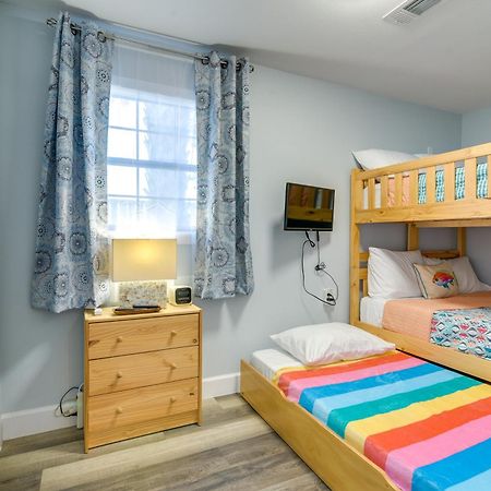 Seaside Retreat In Galveston Near Pleasure Pier!ヴィラ エクステリア 写真